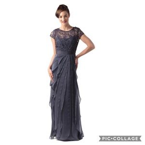 Adrianna-Papell Long gown